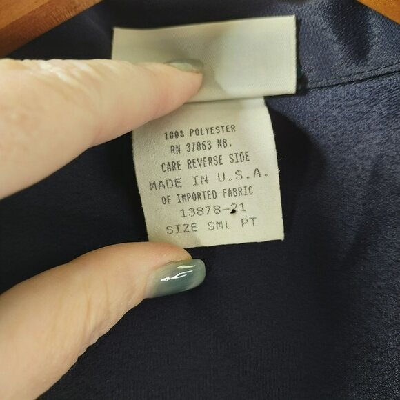 Two Twenty Womens Navy Floral Button Up Top S Petite Made in USA Garden Vibes - Picture 7 of 9